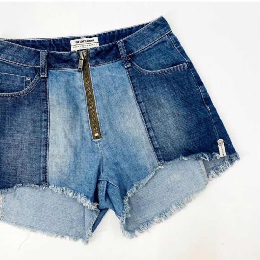 One Teaspoon Free People High Rise Two Tone Zip Up Distress Shorts size 26